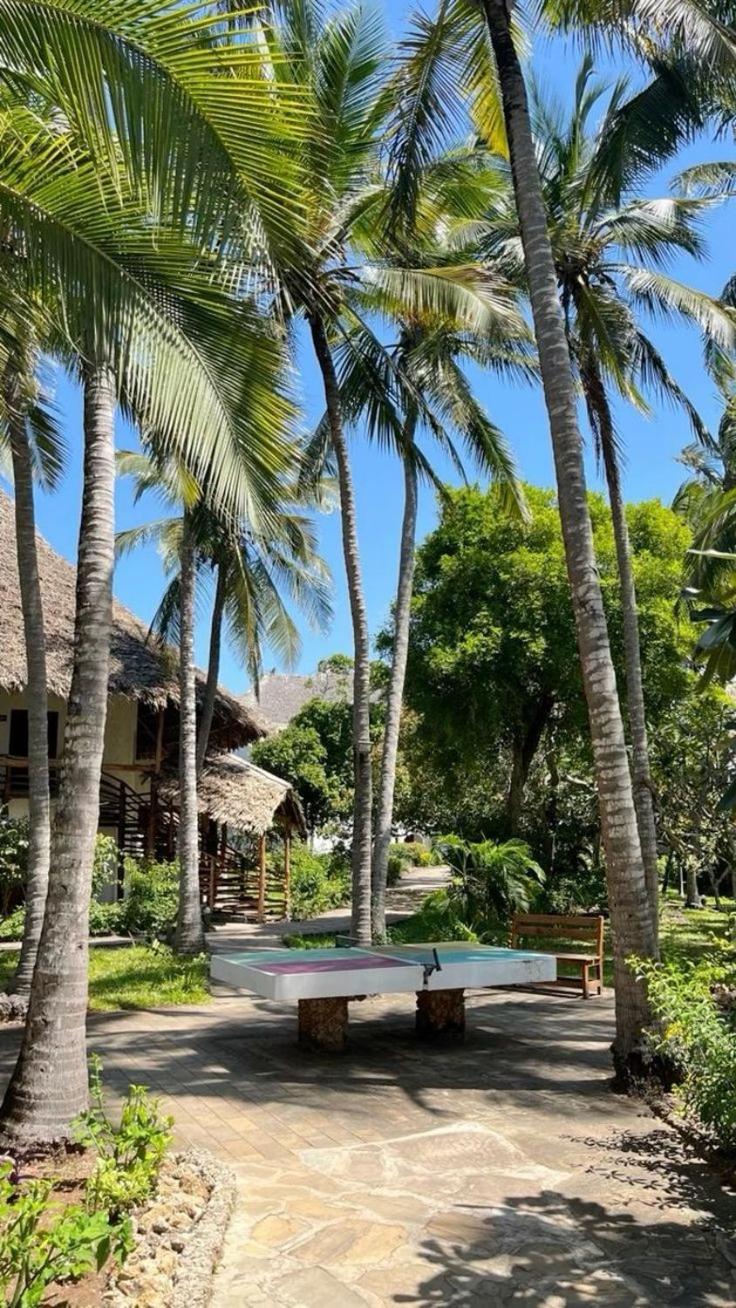 Tiwi Beach Resort & Spa Mombassa Buitenkant foto